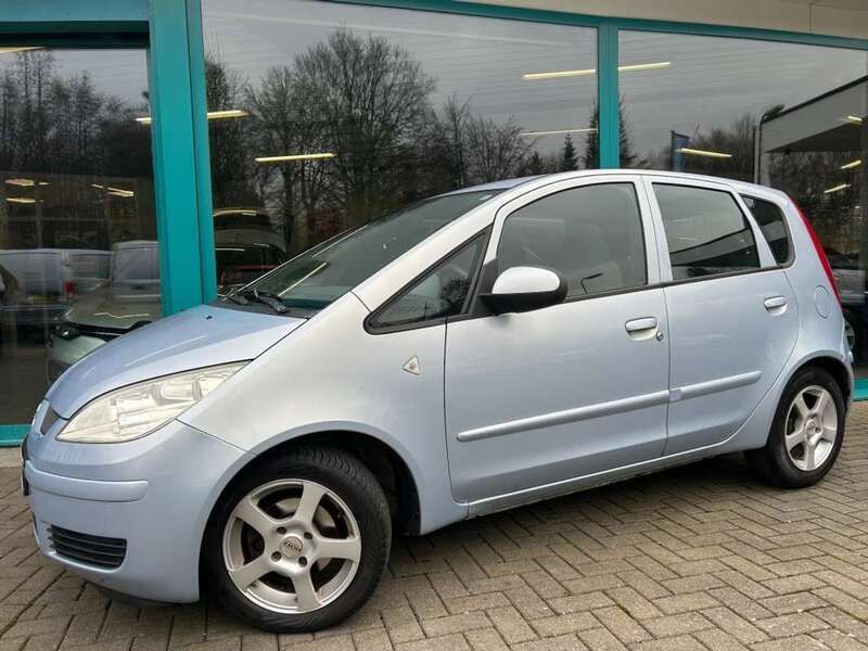 Grijs Gebruikt 2005 Mitsubishi Colt Inform Hatchback | € 1.900 (Eerlijke prijs) - Afbeelding 1/4