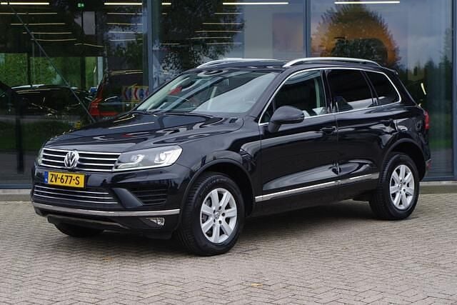 Zwart Gebruikt 2015 VW Touareg SUV | € 25.950 (Eerlijke prijs) - Afbeelding 1/4