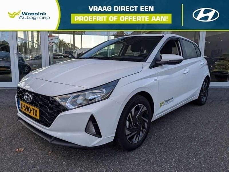 Wit Gebruikt 2024 Hyundai i20 Comfort Hatchback | € 19.690 (Eerlijke prijs) - Afbeelding 1/4