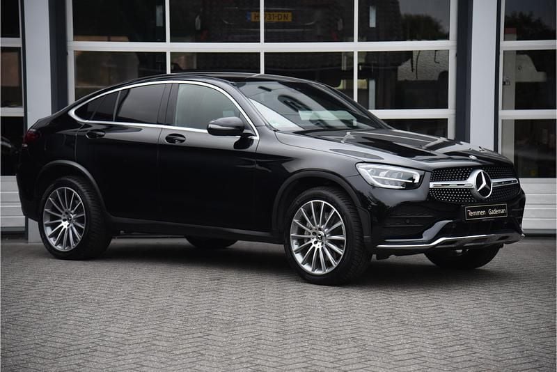 Zwart Gebruikt 2021 Mercedes GLC300 AMG line Coupé | € 49.875 (Super prijs) - Afbeelding 1/4