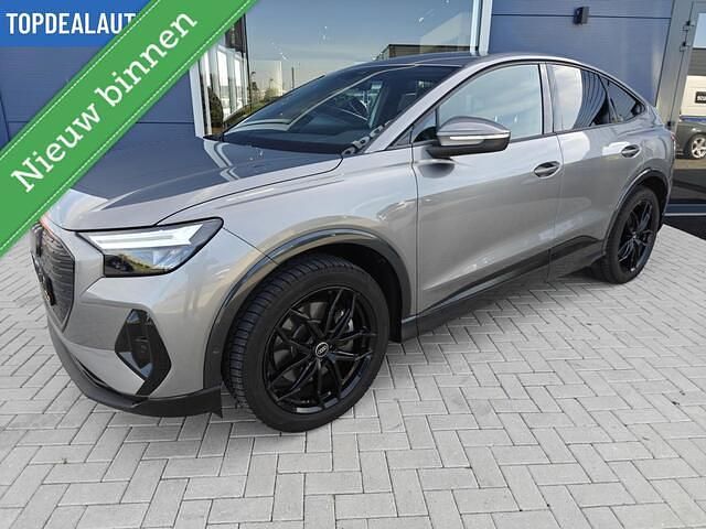 Grijs Gebruikt 2022 Audi Q4 Sportback e-tron Comfort SUV | € 33.950 - Afbeelding 1/4