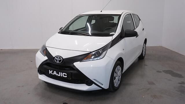 Wit Gebruikt 2017 Toyota Aygo Hatchback | € 7.850 (Goede deal) - Afbeelding 1/4