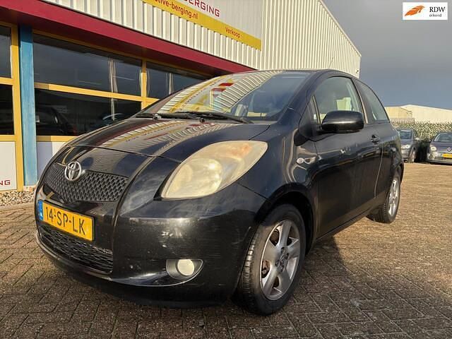 Zwart Gebruikt 2006 Toyota Yaris Luna Hatchback | € 2.999 (Eerlijke prijs) - Afbeelding 1/4