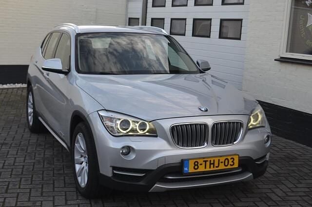 Grijs Gebruikt 2014 BMW X1 SUV | € 12.250 (Eerlijke prijs) - Afbeelding 1/4