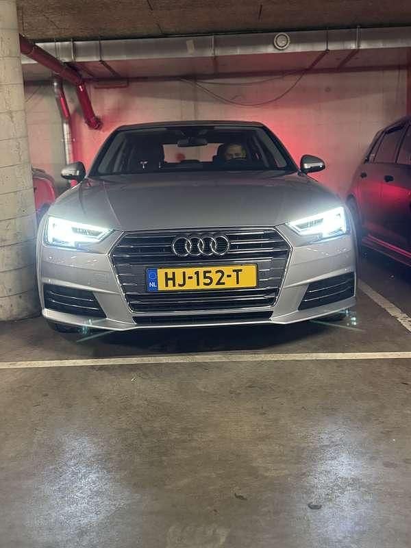 Grijs Gebruikt 2015 Audi A4 Sport Sedan | € 17.999 (Duur) - Afbeelding 1/4