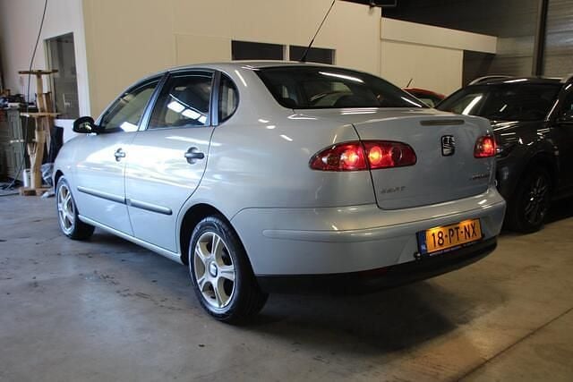 Occasion Seat Cordoba Stella 75 PK (55 kW) 2004 Blauw (metallic) Sedan