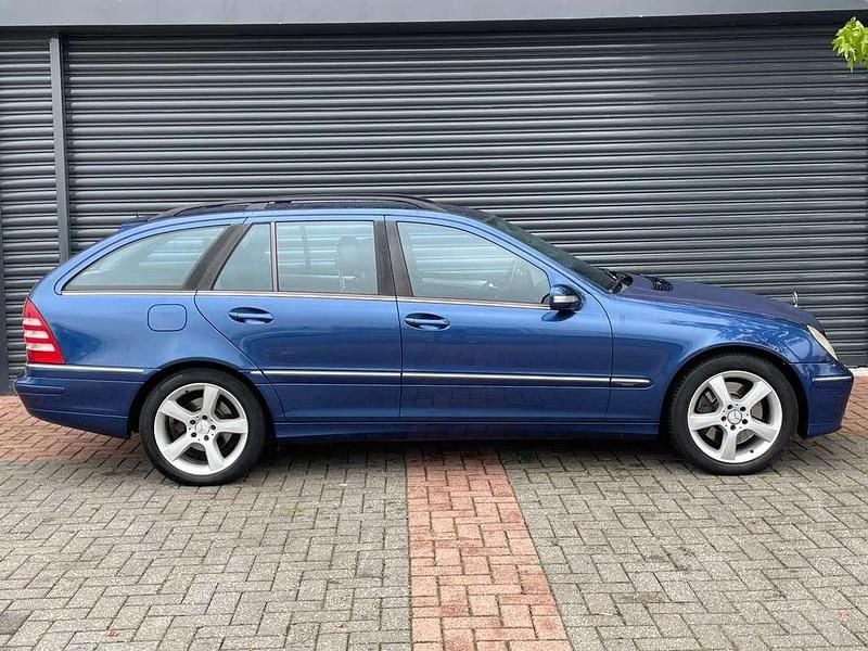 Occasion Mercedes C320 Avantgarde 225 PK (165 kW) 2005 Blauw Stationwagen