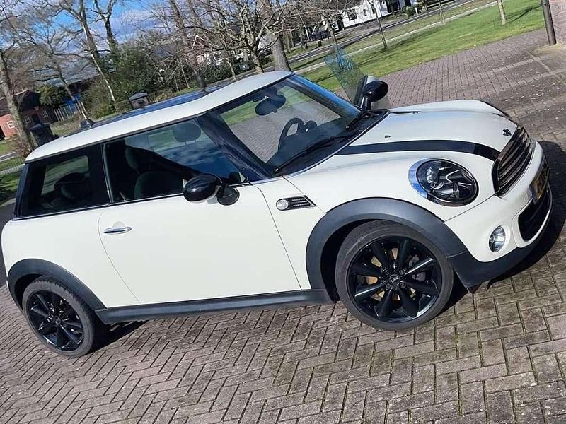Beige Gebruikt 2013 Mini Cooper Chili Hatchback | € 5.750 (Goede deal) - Afbeelding 1/4