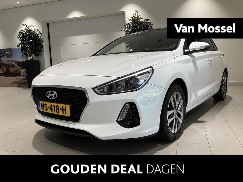 Wit Gebruikt 2018 Hyundai i30 Comfort Hatchback | € 12.400 (Eerlijke prijs) - Afbeelding 1/4