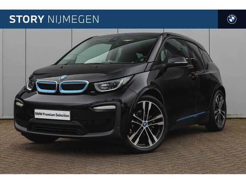 Zwart, metallic lak Gebruikt 2021 BMW i3 Comfort Edition Hatchback | € 18.950 (Eerlijke prijs) - Afbeelding 1/4