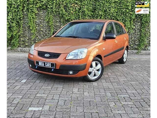 Oranje Gebruikt 2008 Kia Rio Hatchback | € 2.799 (Eerlijke prijs) - Afbeelding 1/4