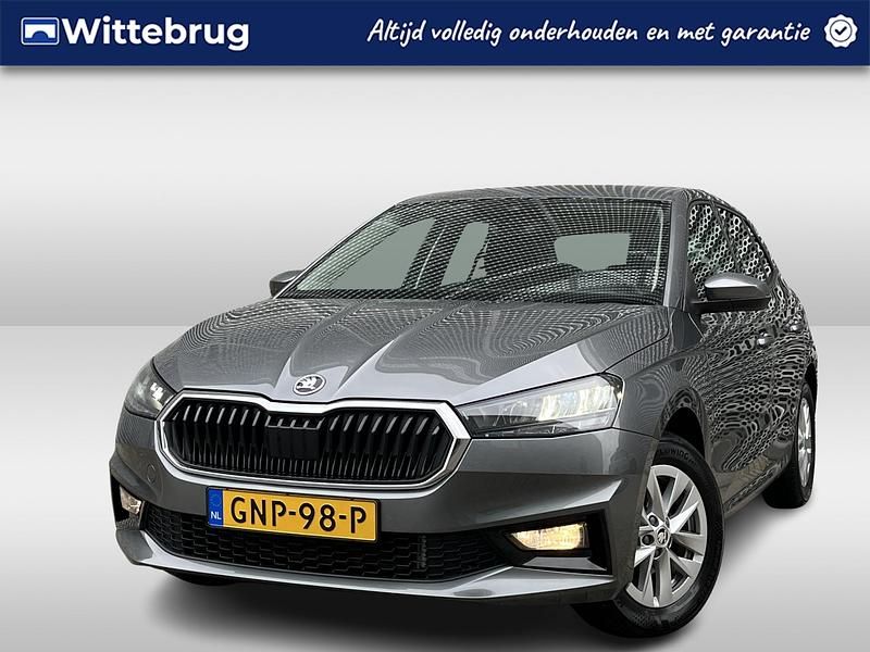 Grijs Gebruikt 2024 Skoda Fabia Selection Hatchback | € 19.450 (Eerlijke prijs) - Afbeelding 1/2