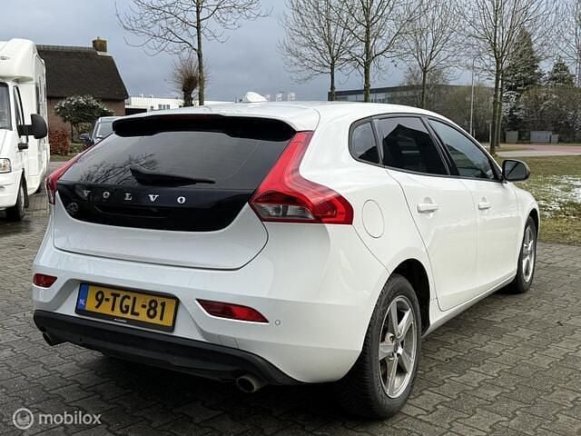 Occasion Volvo V40 Momentum 150 PK (110 kW) 2013 Wit Hatchback