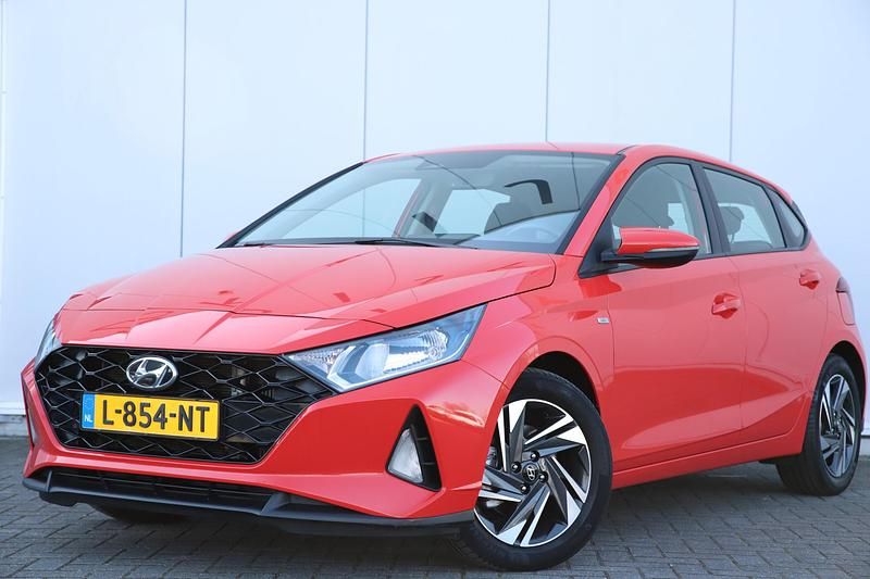 Rood Gebruikt 2021 Hyundai i20 Comfort Hatchback | € 14.950 (Eerlijke prijs) - Afbeelding 1/4