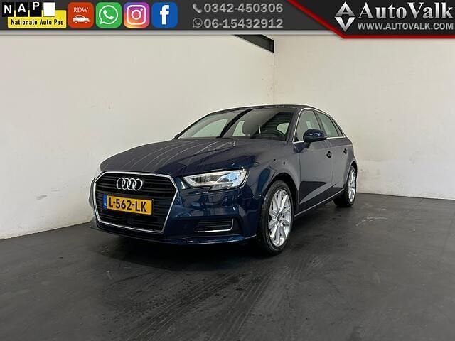 Blauw Occasion 2020 Audi A3 Sportback Sport Hatchback | € 19.999 - Afbeelding 1/4