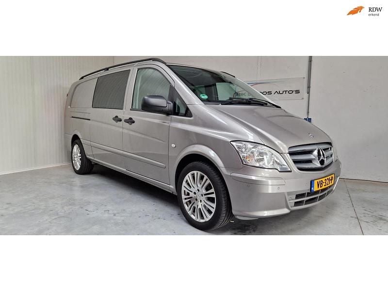 Grijs (metallic) Gebruikt 2013 Mercedes Vito Sedan | € 9.995 - Afbeelding 1/4