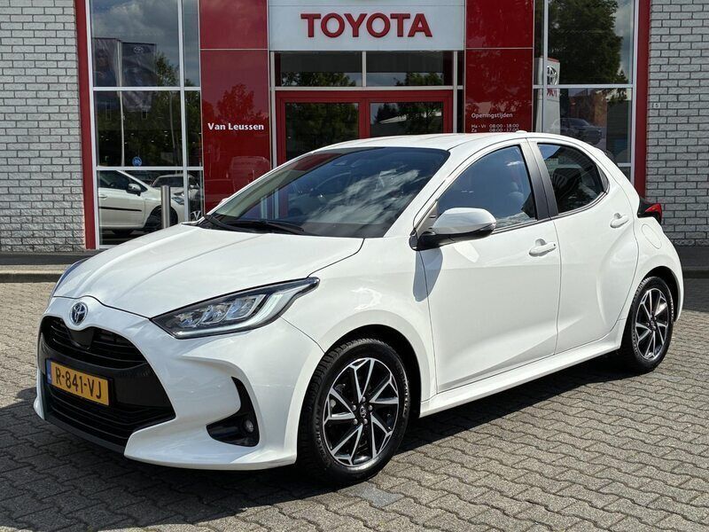 Wit Gebruikt 2023 Toyota Yaris Hatchback | € 17.700 (Goede deal) - Afbeelding 1/4