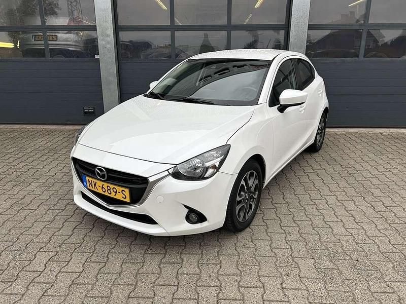 Wit Gebruikt 2017 Mazda 2 Hatchback | € 12.835 (Eerlijke prijs) - Afbeelding 1/4