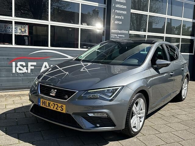 Grijs Occasion 2018 Seat Leon FR Hatchback | € 15.890 (Eerlijke prijs) - Afbeelding 1/4