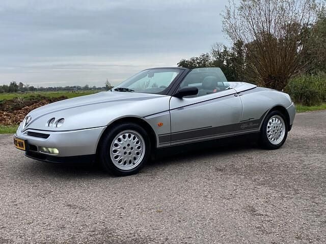Occasion Alfa Romeo Spider 150 PK (110 kW) 1997 Grijs Cabriolet