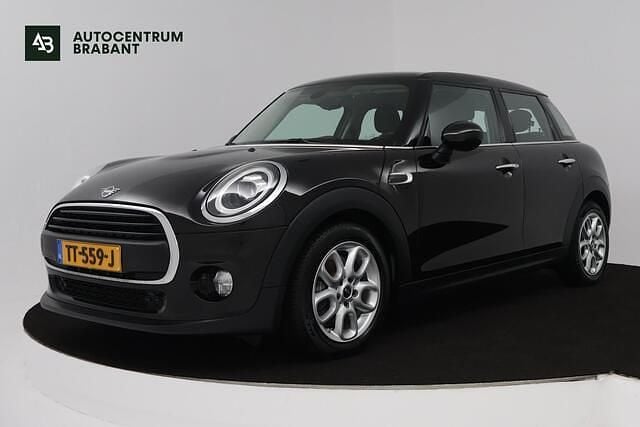 Zwart Gebruikt 2018 Mini ONE Pepper Hatchback | € 15.945 (Eerlijke prijs) - Afbeelding 1/4