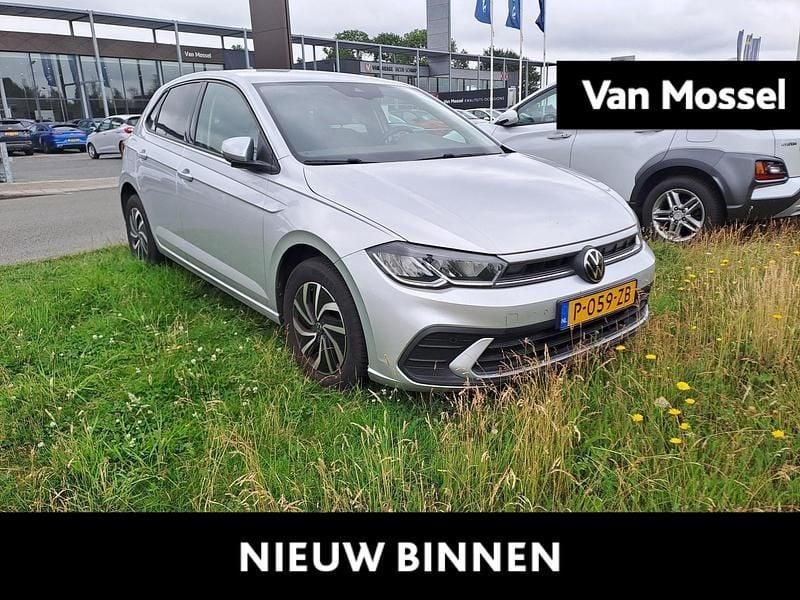 Grijs Gebruikt 2022 VW Polo Pro Hatchback | € 18.900 (Eerlijke prijs) - Afbeelding 1/4