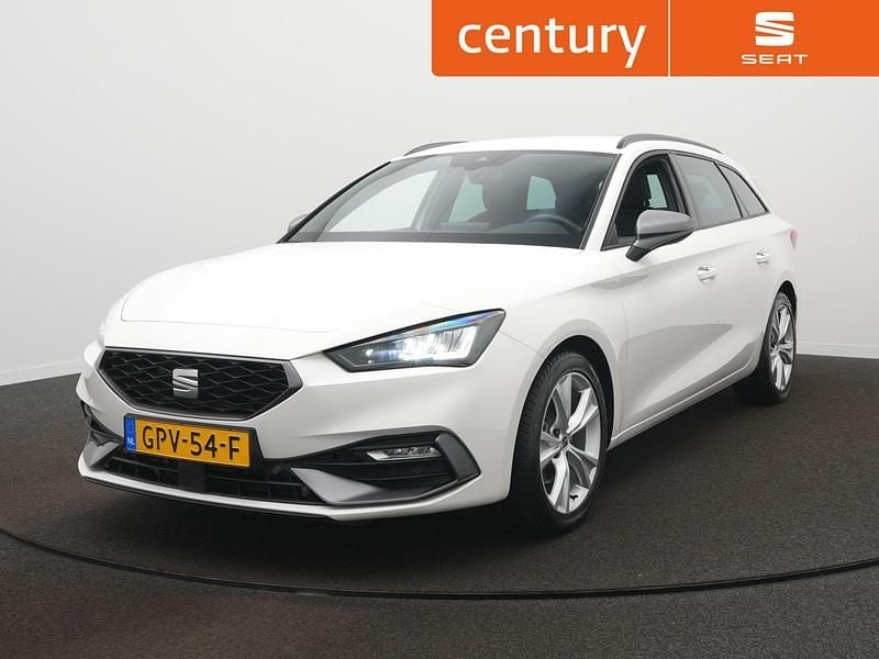Wit Gebruikt 2024 Seat Leon Style Stationwagen | € 27.900 (Iets duurder) - Afbeelding 1/4