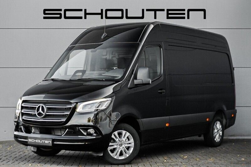 Zwart Nieuw 2024 Mercedes Sprinter Van | € 54.900 - Afbeelding 1/3