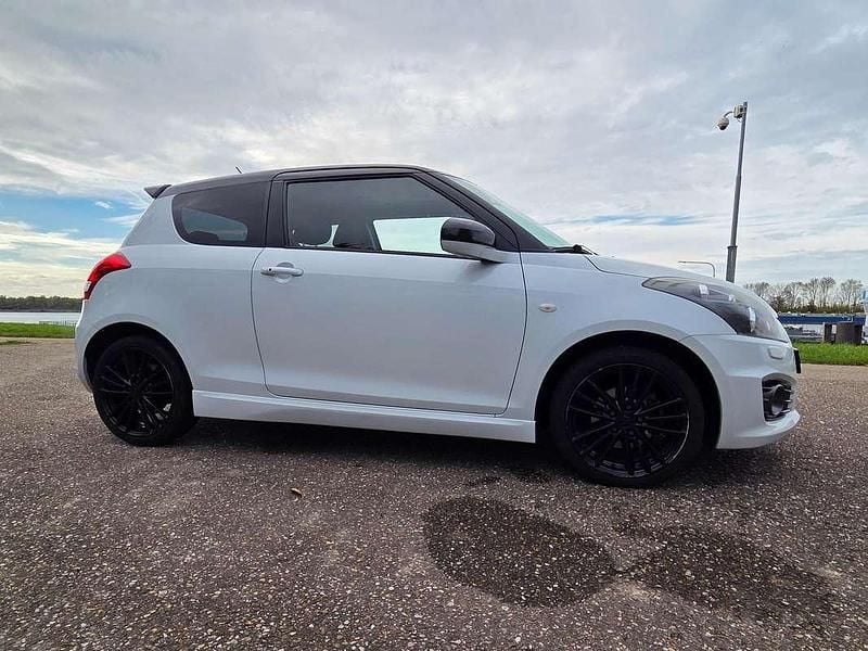 Wit Gebruikt 2014 Suzuki Swift Hatchback | € 7.000 (Super prijs) - Afbeelding 1/4