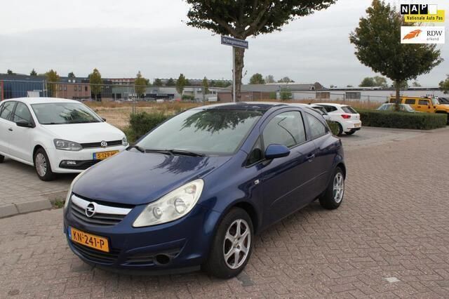 Blauw Occasion 2007 Opel Corsa Essentia Hatchback | € 1.950 (Iets duurder) - Afbeelding 1/4