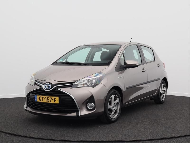 Grijs Occasion 2015 Toyota Yaris Hatchback | € 8.950 (Goede deal) - Afbeelding 1/4