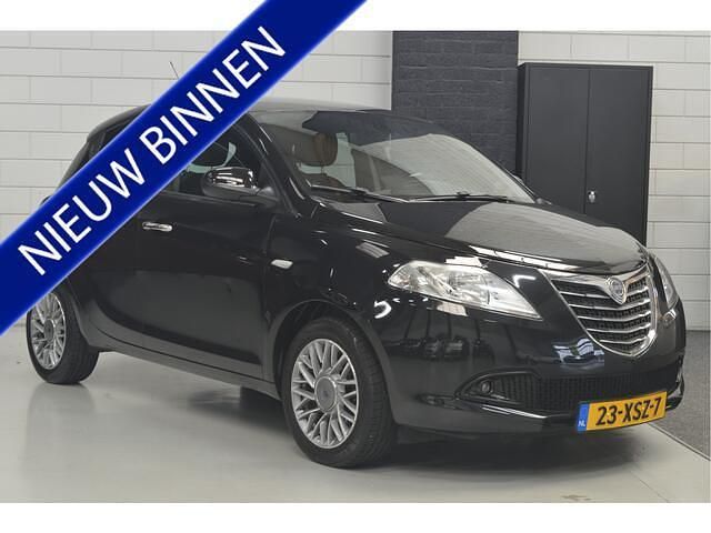 Zwart Gebruikt 2012 Lancia Ypsilon Hatchback | € 5.950 (Iets duurder) - Afbeelding 1/4