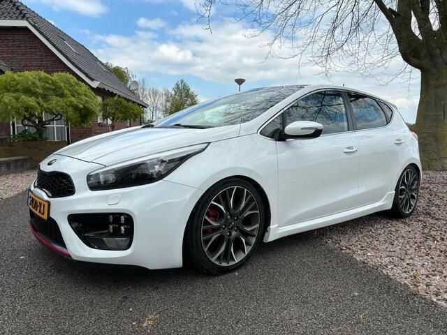 Wit Gebruikt 2014 Kia Ceed GT 2 Hatchback | € 13.750 (Eerlijke prijs) - Afbeelding 1/4
