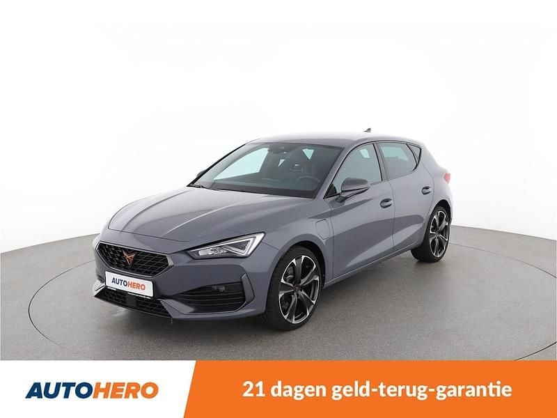 Grijs (metallic) Gebruikt 2021 Cupra Leon VZ Hatchback | € 22.449 (Super prijs) - Afbeelding 1/4
