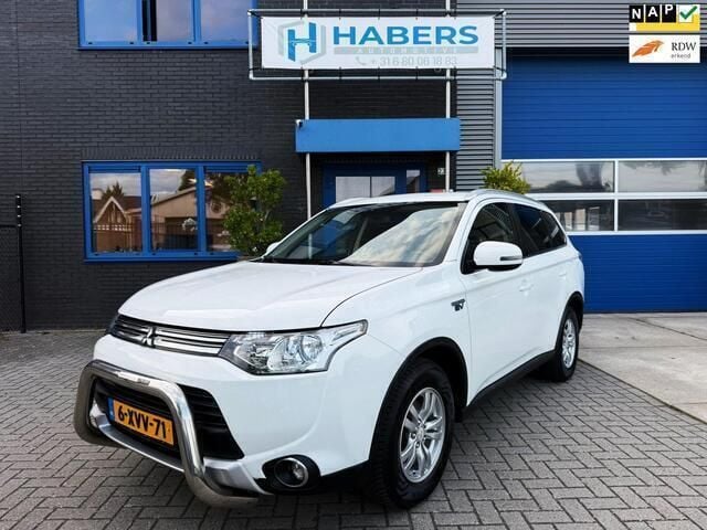 Wit Gebruikt 2014 Mitsubishi Outlander Edition SUV | € 12.945 (Eerlijke prijs) - Afbeelding 1/4