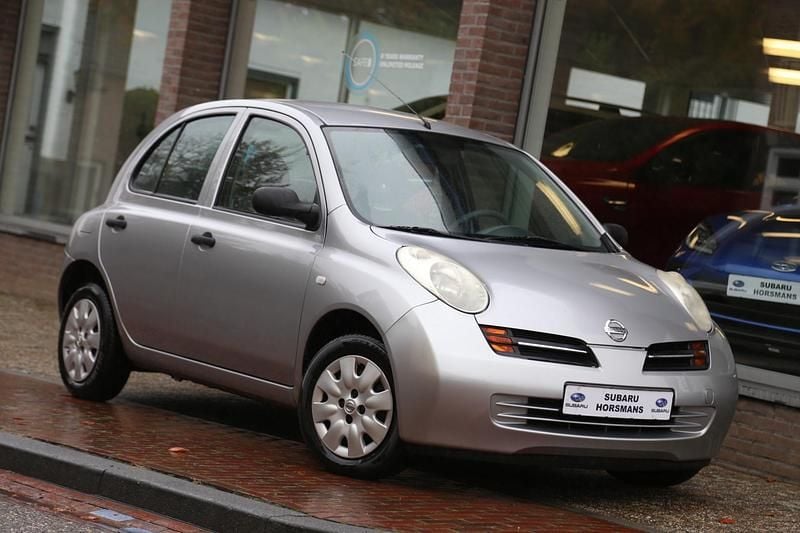 Grijs Gebruikt 2003 Nissan Micra Tekna Hatchback | € 2.450 (Eerlijke prijs) - Afbeelding 1/4