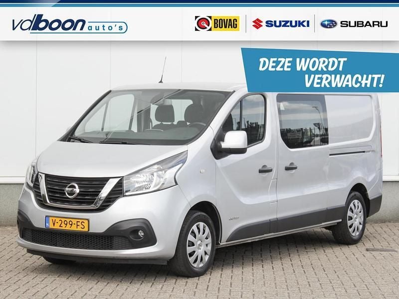 Grijs Gebruikt 2017 Nissan NV300 S Van | € 15.235 (Eerlijke prijs) - Afbeelding 1/4