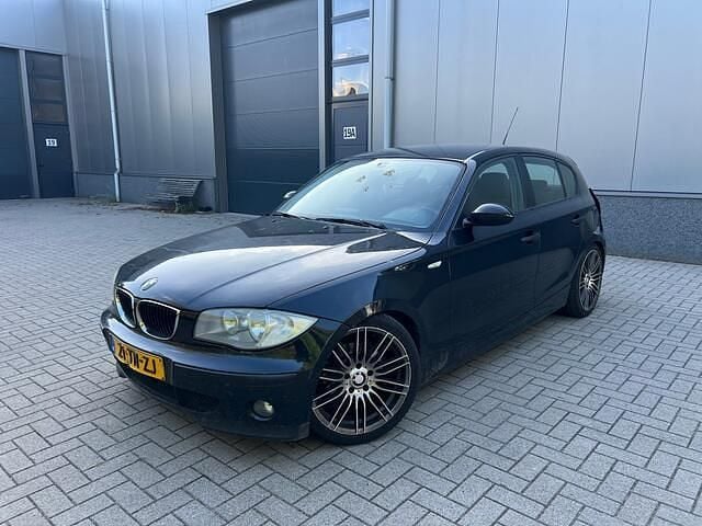 Zwart Gebruikt 2006 BMW 116 Hatchback | € 1.250 (Super prijs) - Afbeelding 1/4