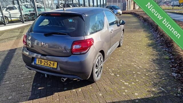 Occasion DS Automobiles DS3 So Chic 82 PK (60 kW) 2018 Grijs (metallic) Hatchback