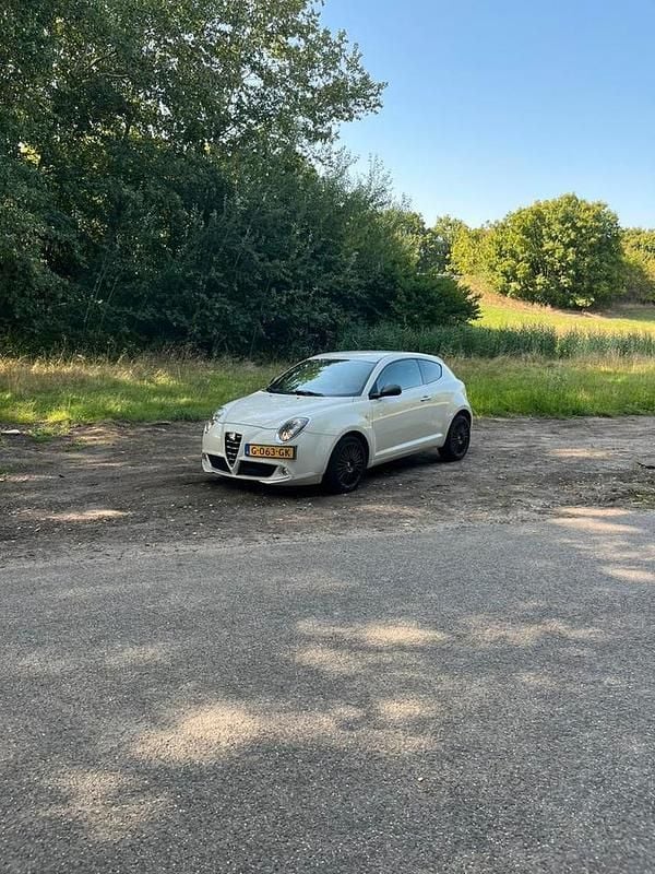 Gebruikt 2015 Alfa Romeo MiTo Hatchback | € 6.999 (Goede deal) - Afbeelding 1/4