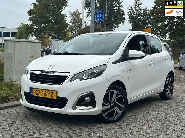 Wit Gebruikt 2015 Peugeot 108 Envy Hatchback | € 6.750 (Iets duurder) - Afbeelding 1/4
