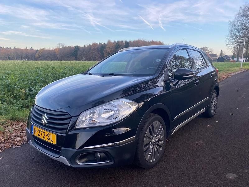 Zwart Occasion 2014 Suzuki SX4 S-Cross Exclusive SUV | € 8.950 (Eerlijke prijs) - Afbeelding 1/4
