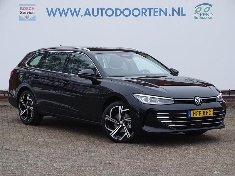 Zwart Occasion 2024 VW Passat Business Stationwagen | € 34.950 (Super prijs) - Afbeelding 1/4