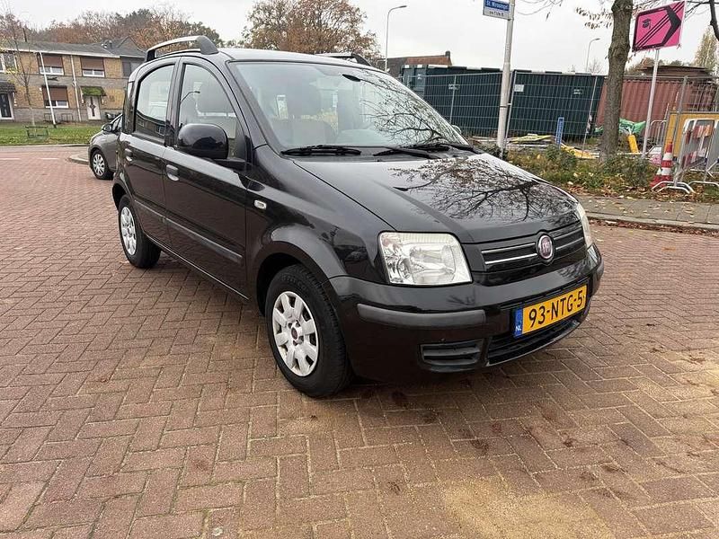 Zwart Gebruikt 2010 Fiat Panda MPV | € 2.950 (Eerlijke prijs) - Afbeelding 1/4