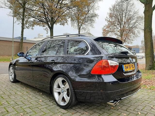 Occasion BMW 325 Sport Line 218 PK (160 kW) 2006 Zwart (metallic) Stationwagen