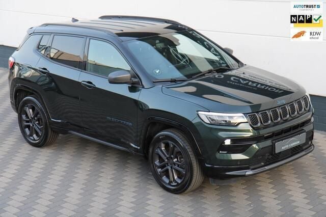 Groen, metallic lak Gebruikt 2021 Jeep Compass 80th Anniversary SUV | € 22.445 (Eerlijke prijs) - Afbeelding 1/4