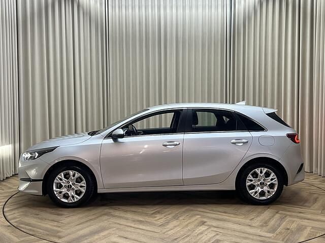 Occasion Kia Ceed 120 PK (88 kW) 2022 Zilver Hatchback