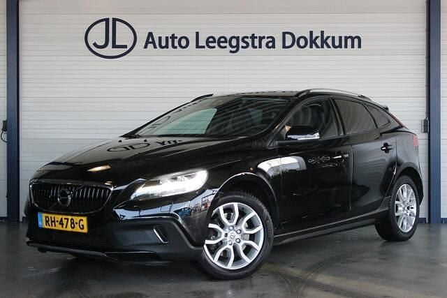 Zwart Occasion 2017 Volvo V40 Summum Hatchback | € 13.750 (Eerlijke prijs) - Afbeelding 1/4