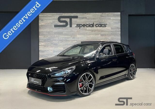 Zwart Gebruikt 2018 Hyundai i30 Hatchback | € 27.750 (Eerlijke prijs) - Afbeelding 1/4