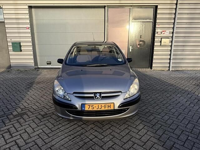 Occasion Peugeot 307 75 PK (55 kW) 2002 Grijs Hatchback